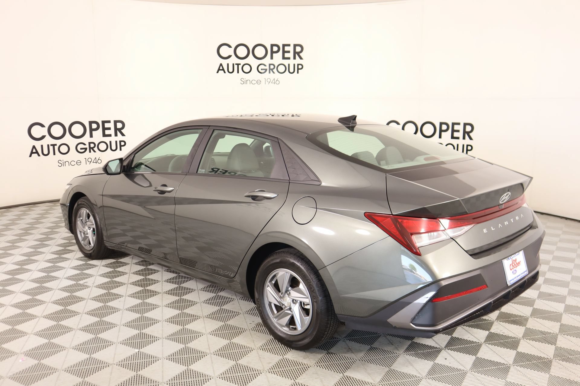 Used 2024 Hyundai Elantra SE FWD image 21