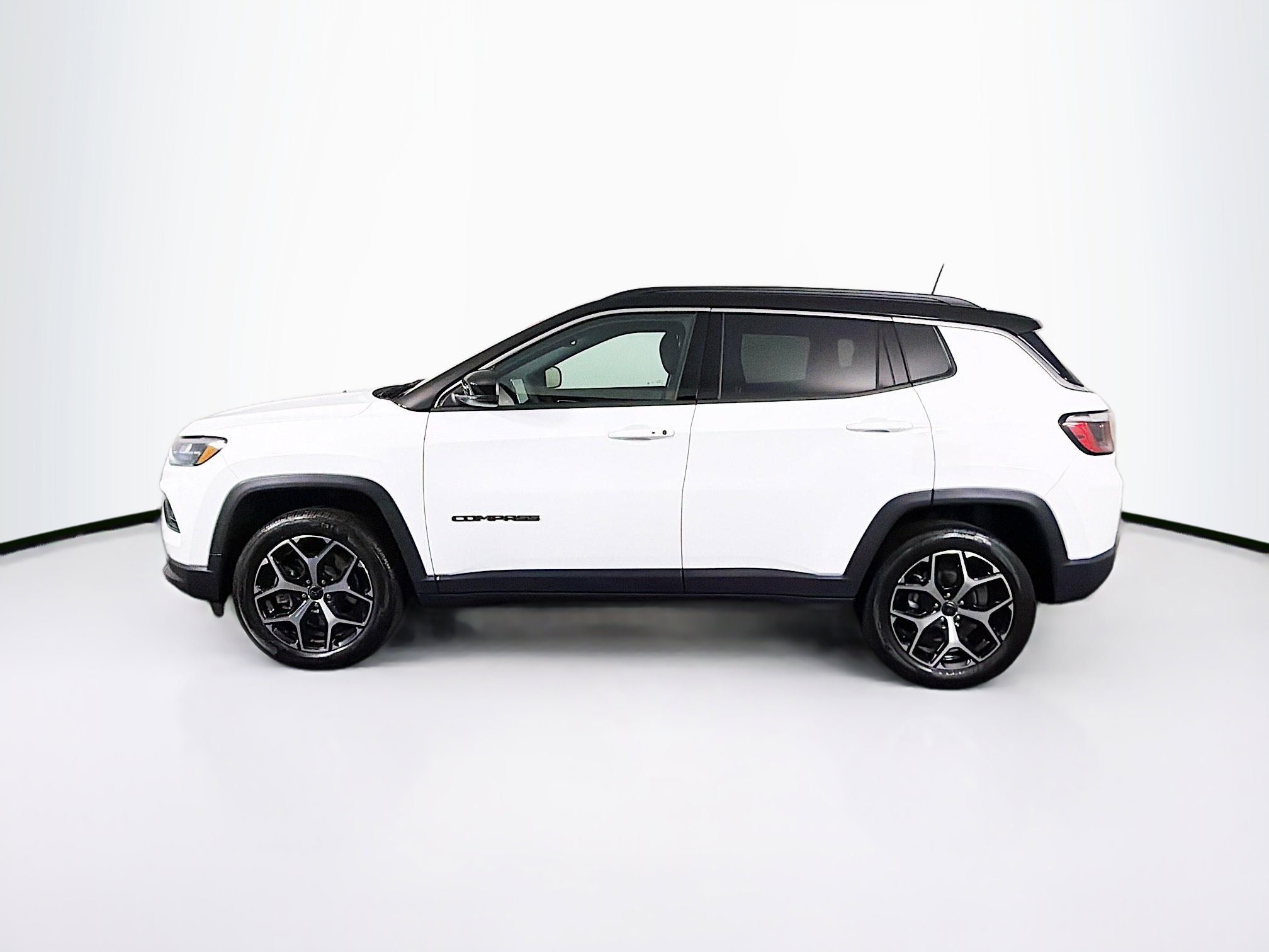Used 2025 Jeep Compass Limited image 5