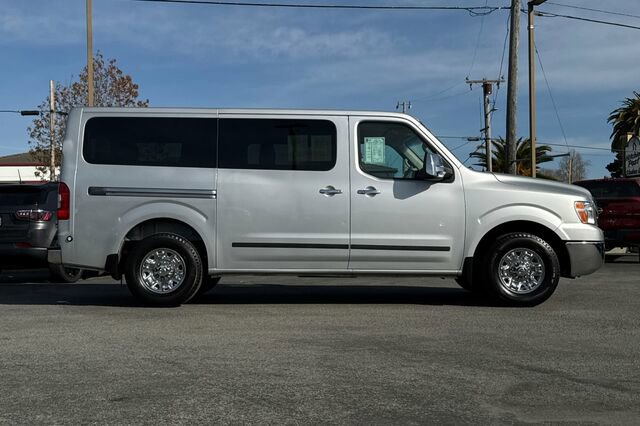 Used 2015 Nissan NV 3500 SV w/ Technology Package image 3