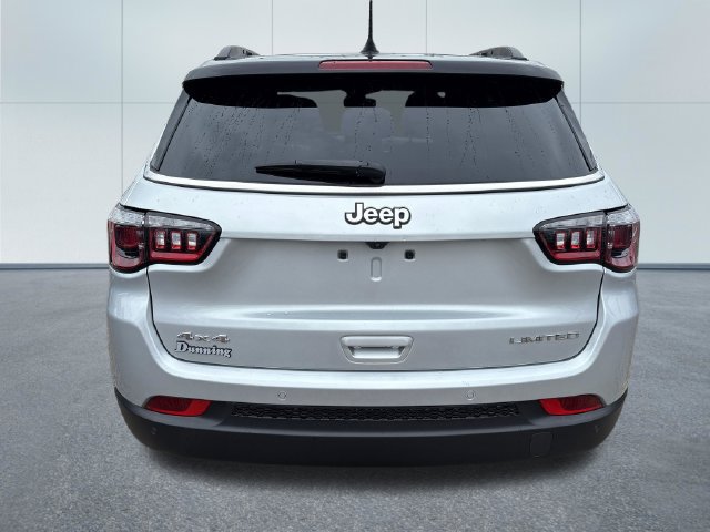 Used 2025 Jeep Compass Limited AWD/4WD image 5
