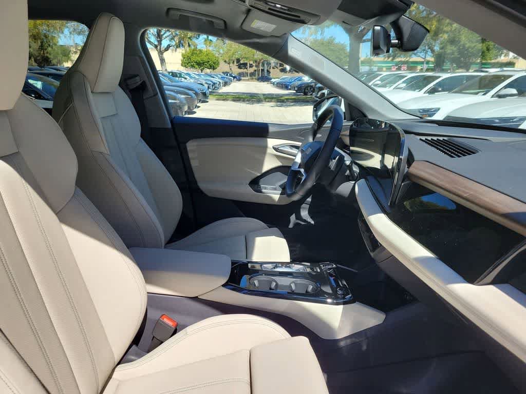 New 2025 Audi Q6 e-tron Premium Plus image 14