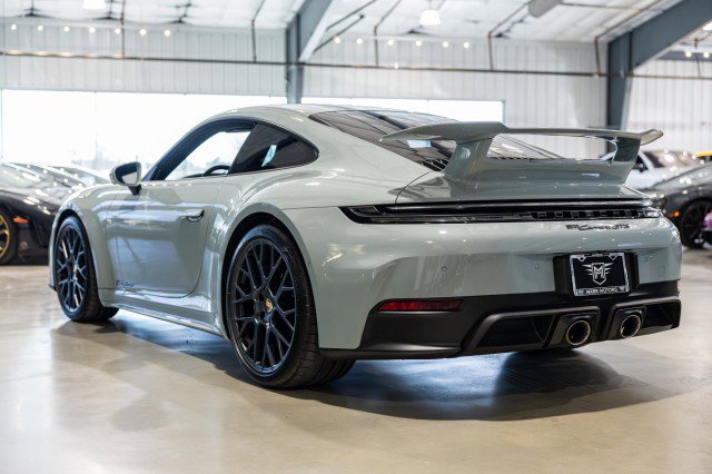 Used 2025 Porsche 911 Carrera GTS image 4
