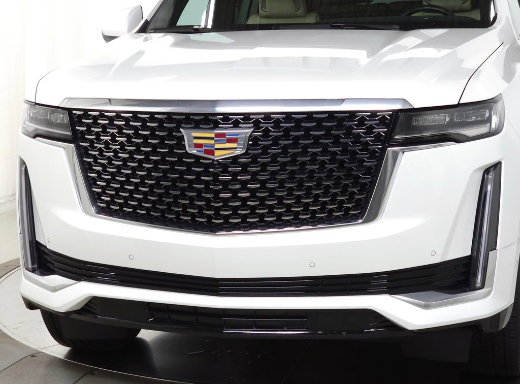 Used 2024 Cadillac Escalade Premium Luxury AWD/4WD image 12