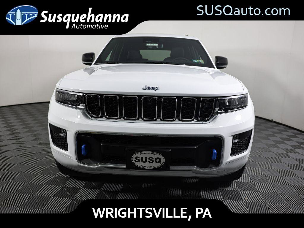 Used 2023 Jeep Grand Cherokee Overland w/ Advanced Protech Group III image 2