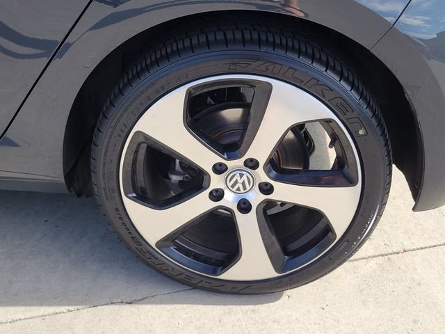 Used 2019 Volkswagen e-Golf SE w/ Driver Assistance Package FWD image 12