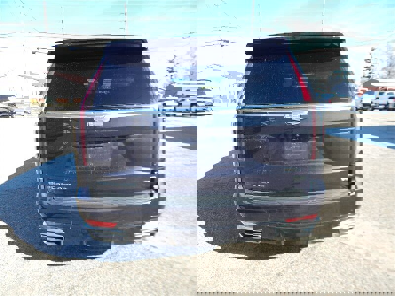 Used 2022 Cadillac Escalade Premium Luxury w/ LPO, Radiant Package image 5