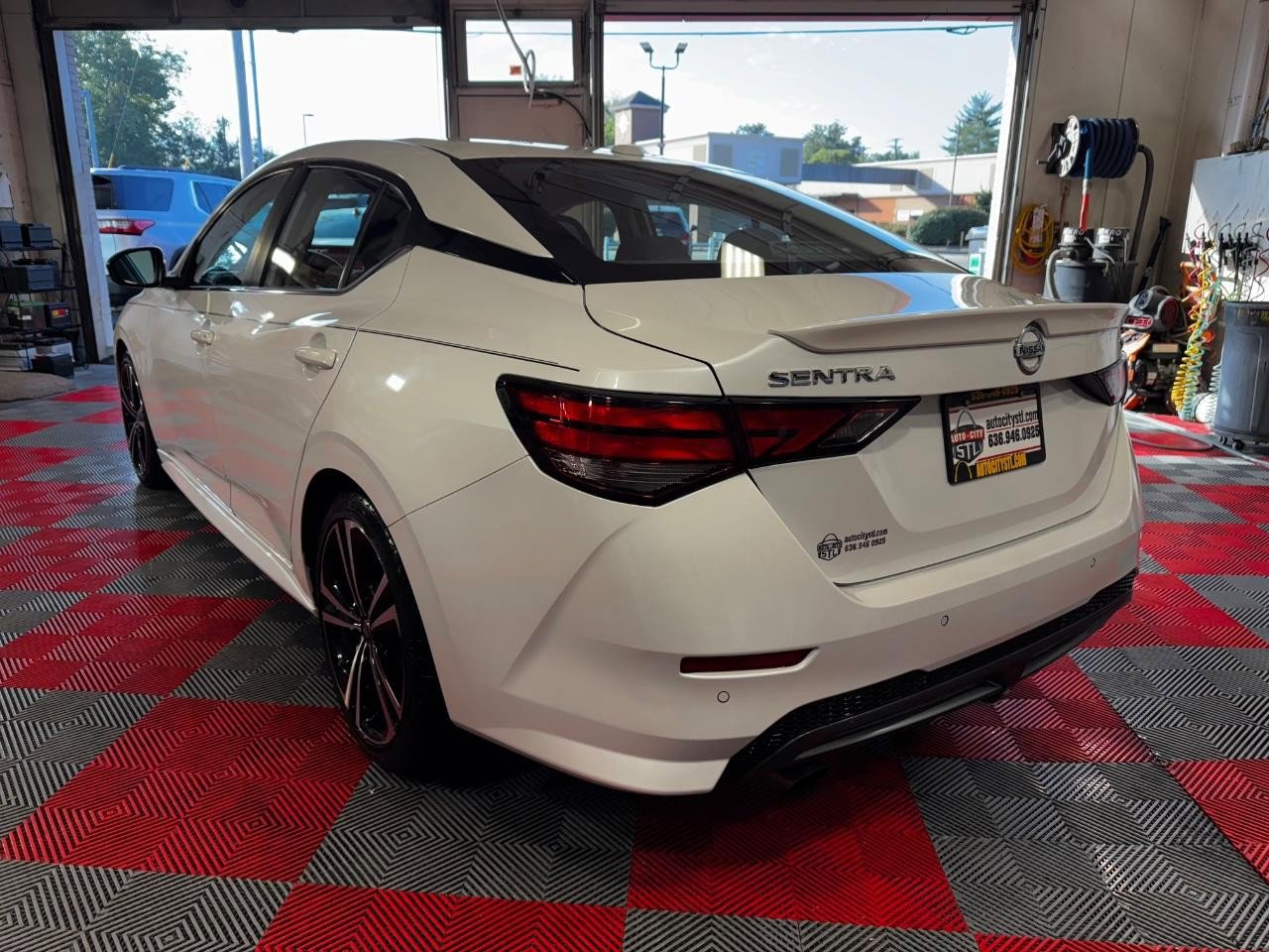 Used 2020 Nissan Sentra SR image 5