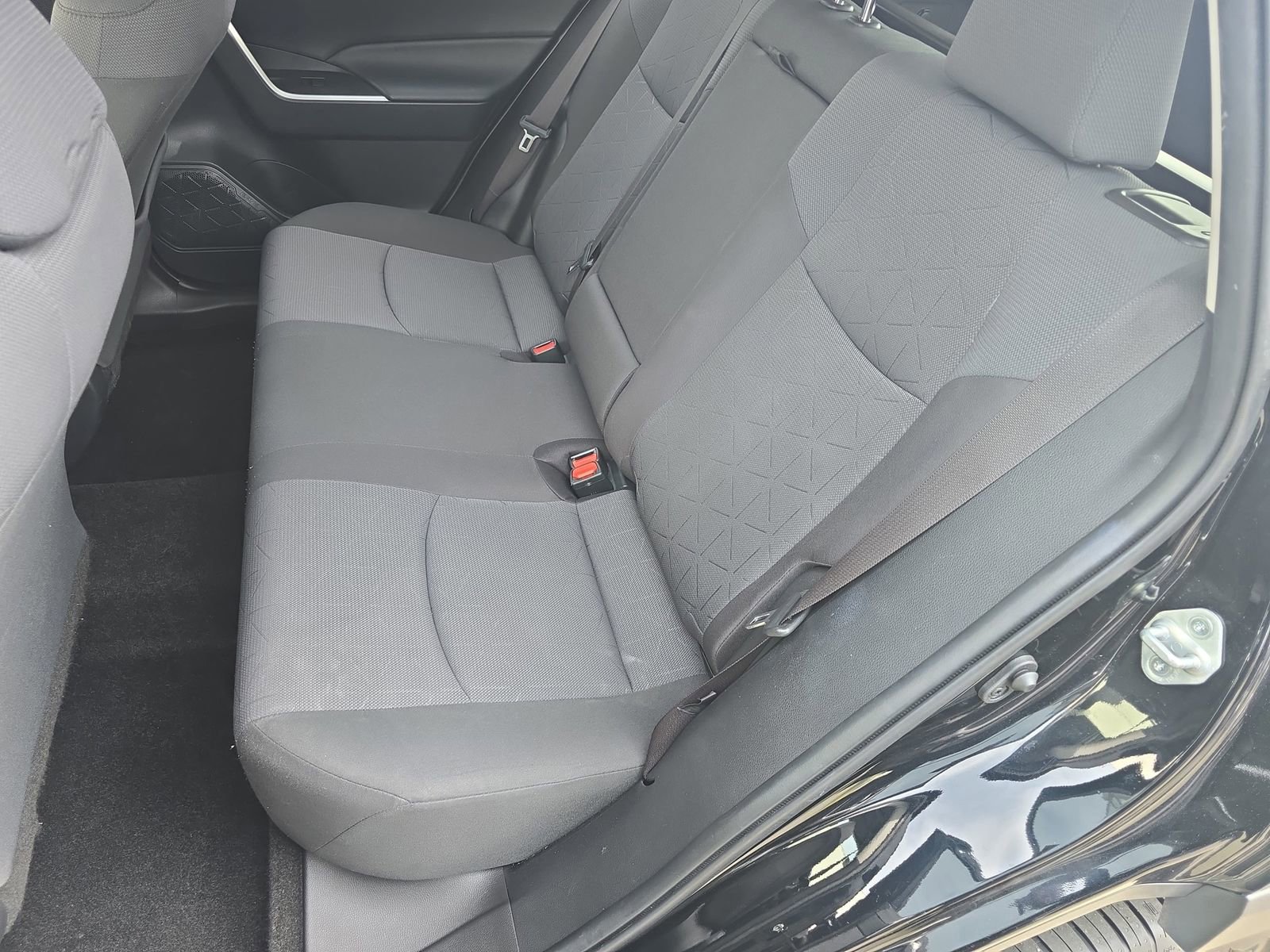 Used 2019 Toyota RAV4 XLE FWD image 18
