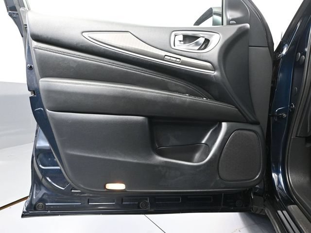 Used 2020 INFINITI QX60 Luxe w/ Essential Package FWD image 19