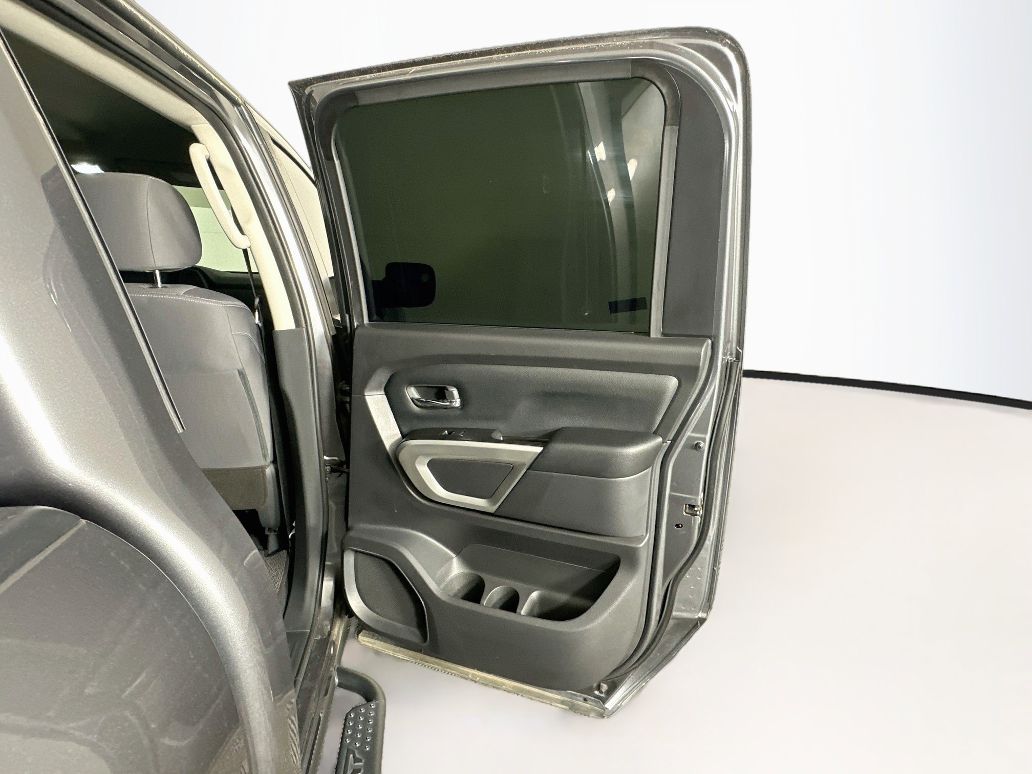 Used 2022 Nissan Titan SV w/ Accessory Utility Package RWD image 28