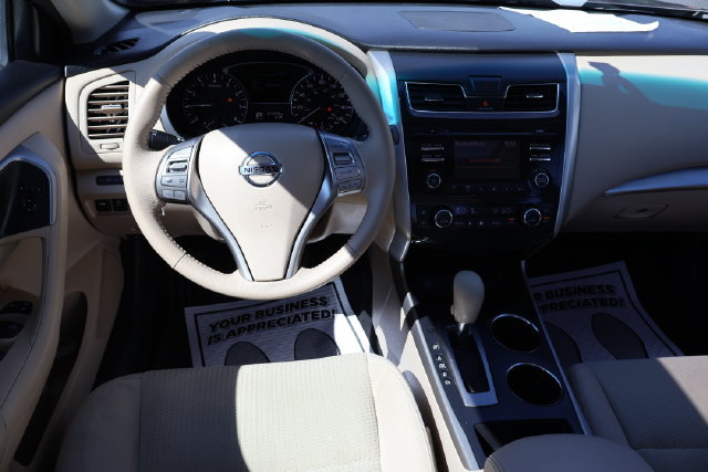 Used 2015 Nissan Altima 2.5 SV w/ Convenience Package FWD image 6