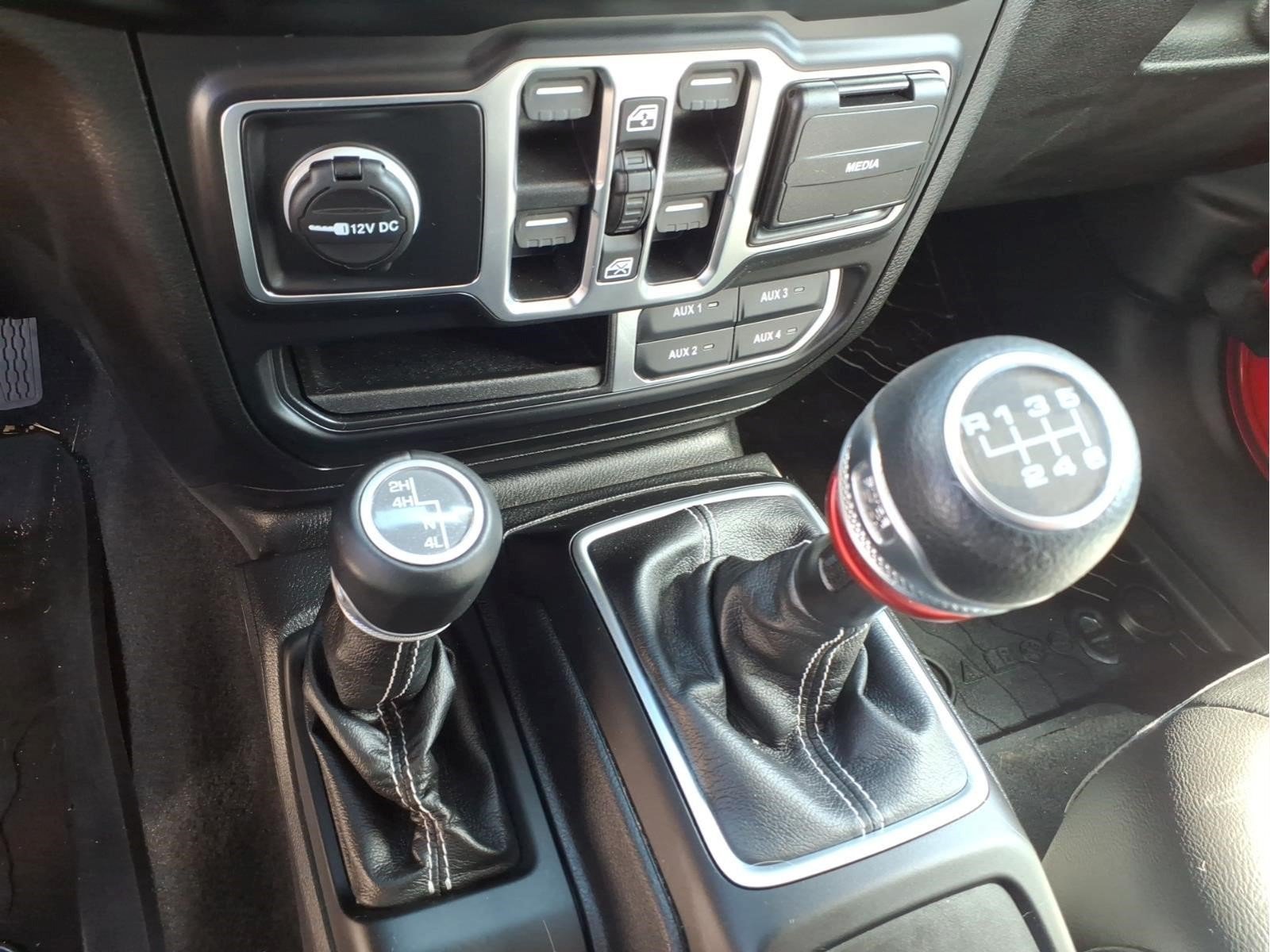 Used 2020 Jeep Gladiator Overland w/ LED Lighting Group AWD/4WD image 22