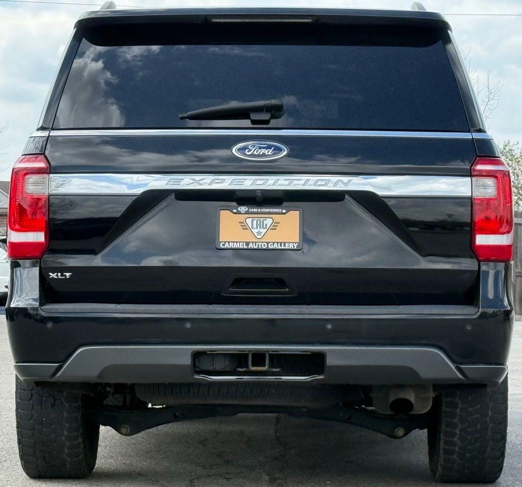 Used 2019 Ford Expedition XLT w/ Equipment Group 202A AWD/4WD image 4