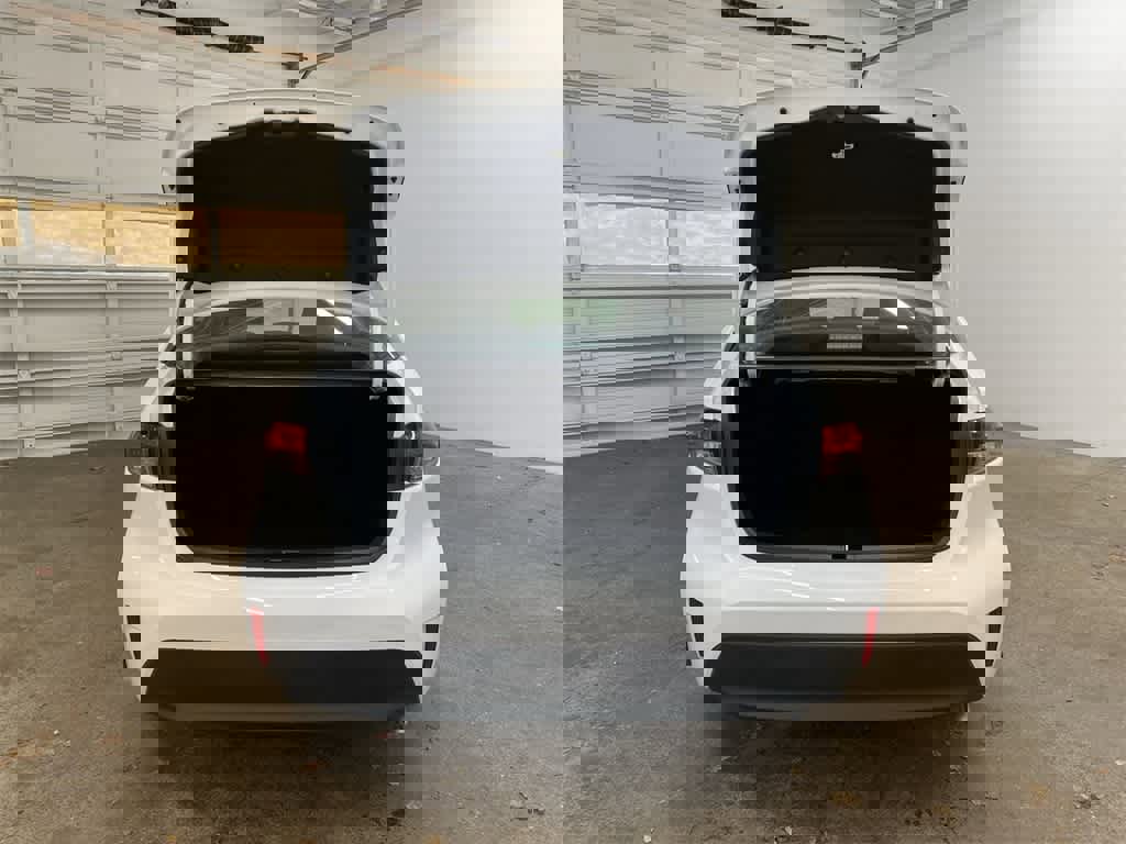 Used 2024 Toyota Corolla LE image 30