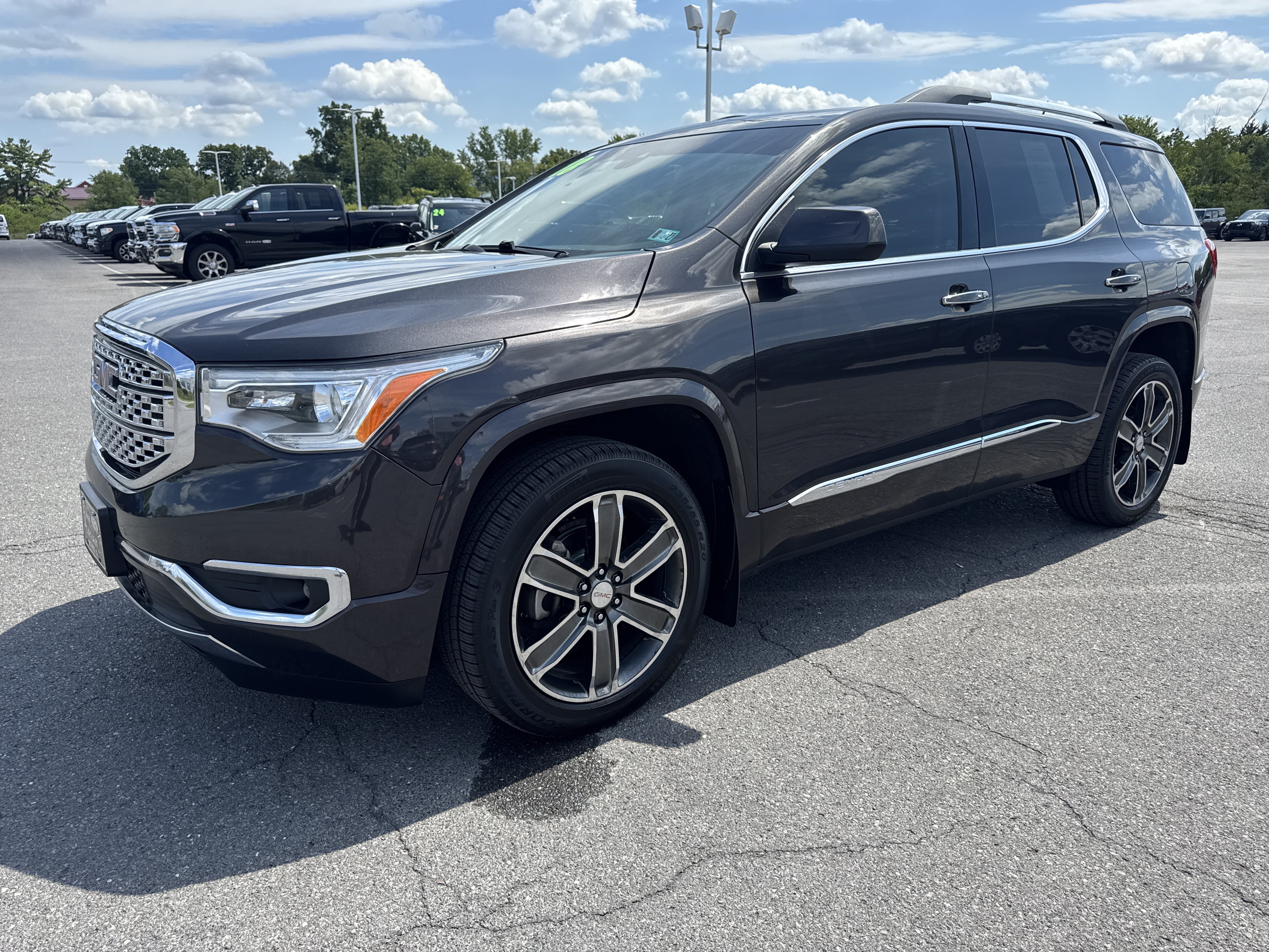 Used 2018 GMC Acadia Denali w/ Technology Package AWD/4WD image 8