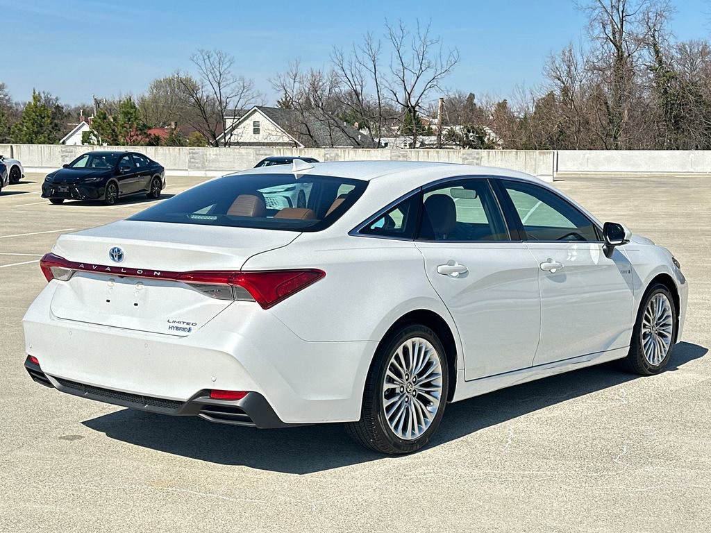 Used 2020 Toyota Avalon Limited w/ Advanced Safety Package image 4