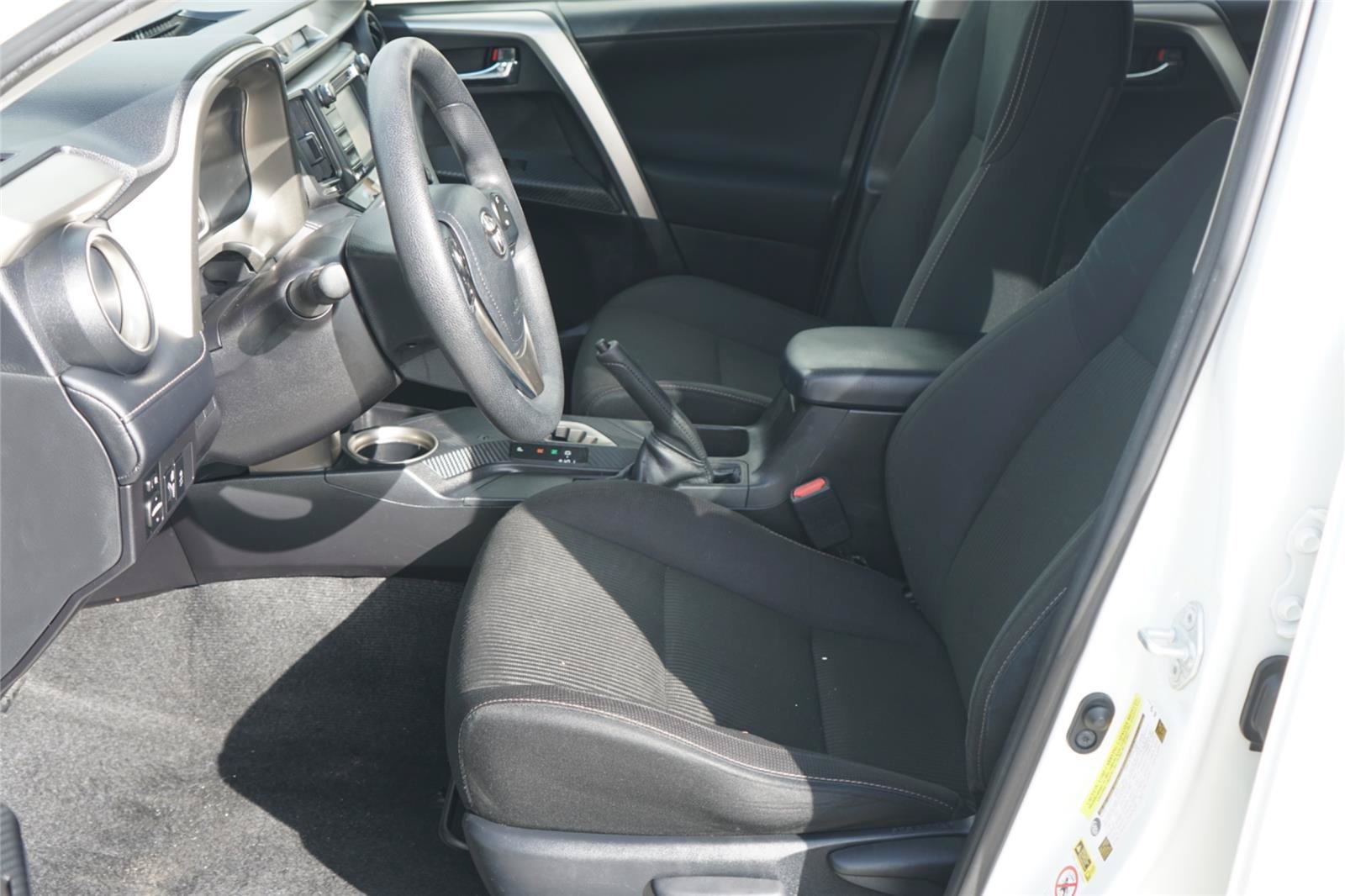 Used 2015 Toyota RAV4 XLE FWD image 10