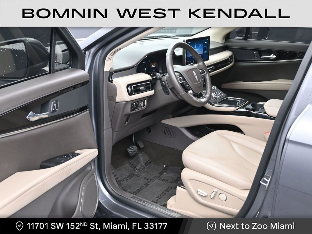 Used 2023 Lincoln Nautilus AWD w/ Premium Package image 10
