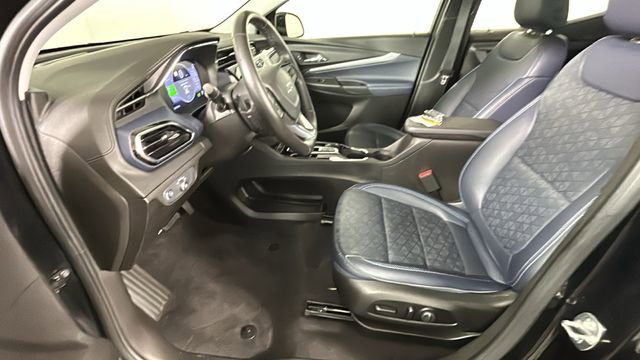 Used 2022 Chevrolet Bolt EUV Premier w/ Sun & Sound Package FWD image 12