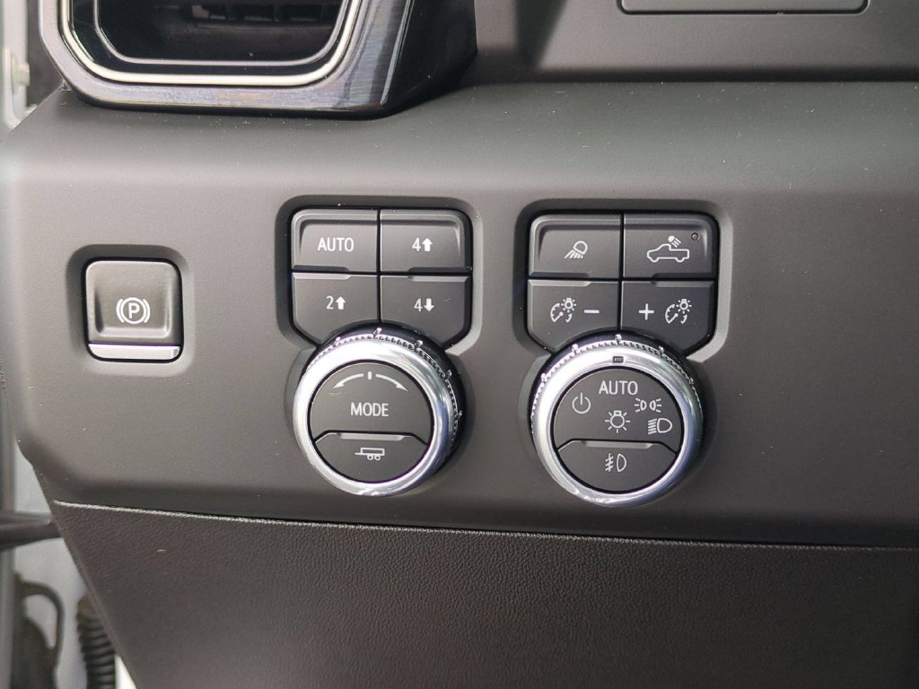 Used 2025 GMC Sierra 1500 AT4 AWD/4WD image 24