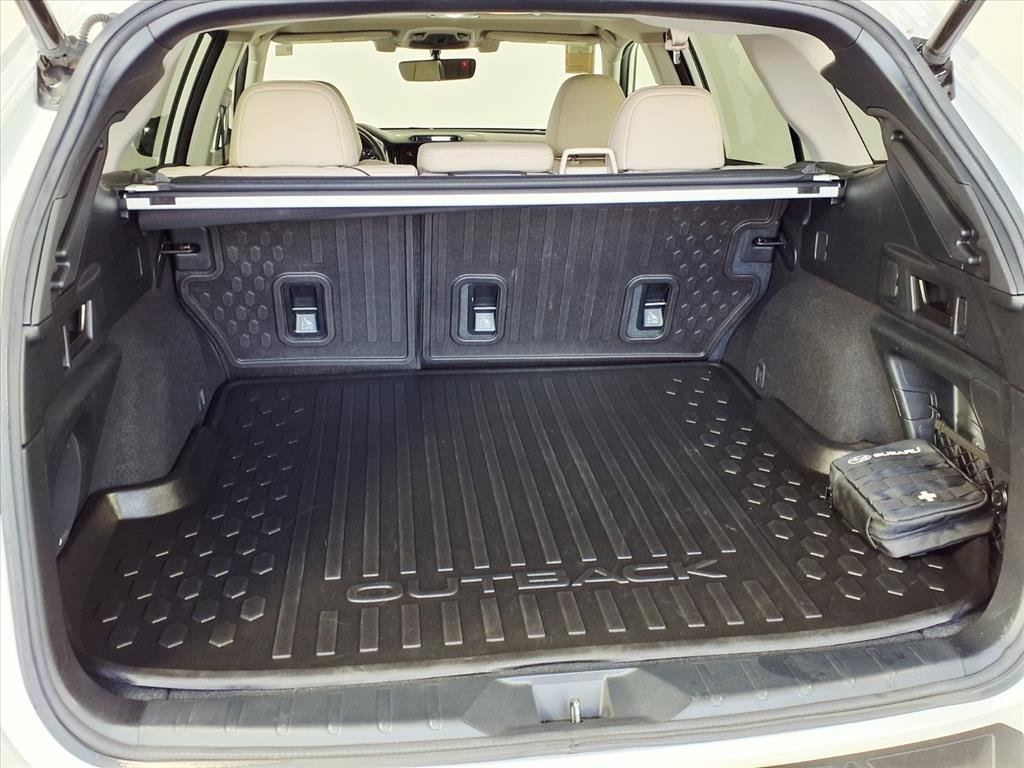 Used 2021 Subaru Outback Limited image 7