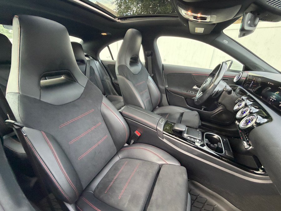 Used 2023 Mercedes-Benz CLA 250 4MATIC image 40