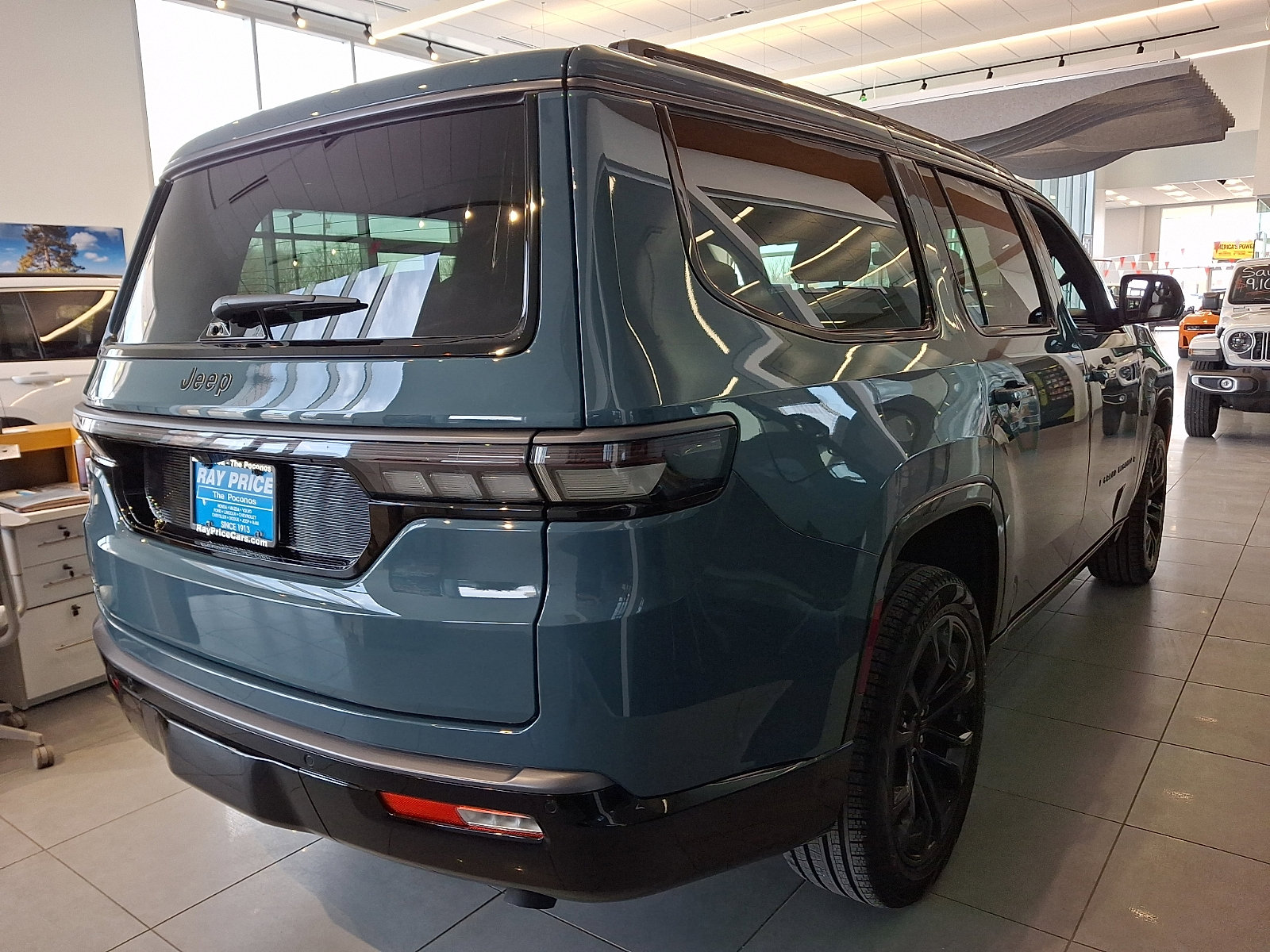 New 2026 Jeep Grand Wagoneer Summit image 4