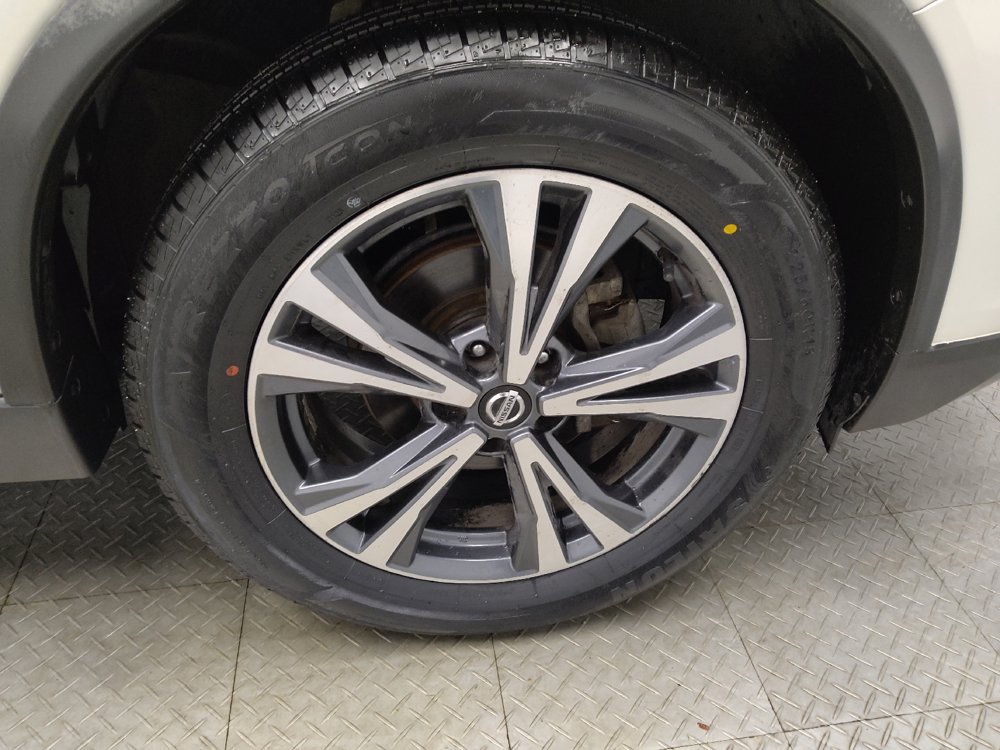 Used 2020 Nissan Rogue SV w/ Sun & Sound Touring Package FWD image 31