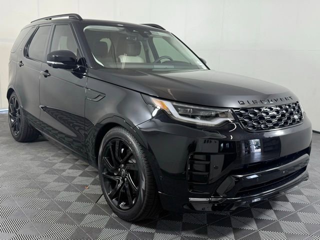 Certified 2025 Land Rover Discovery Dynamic SE image 11