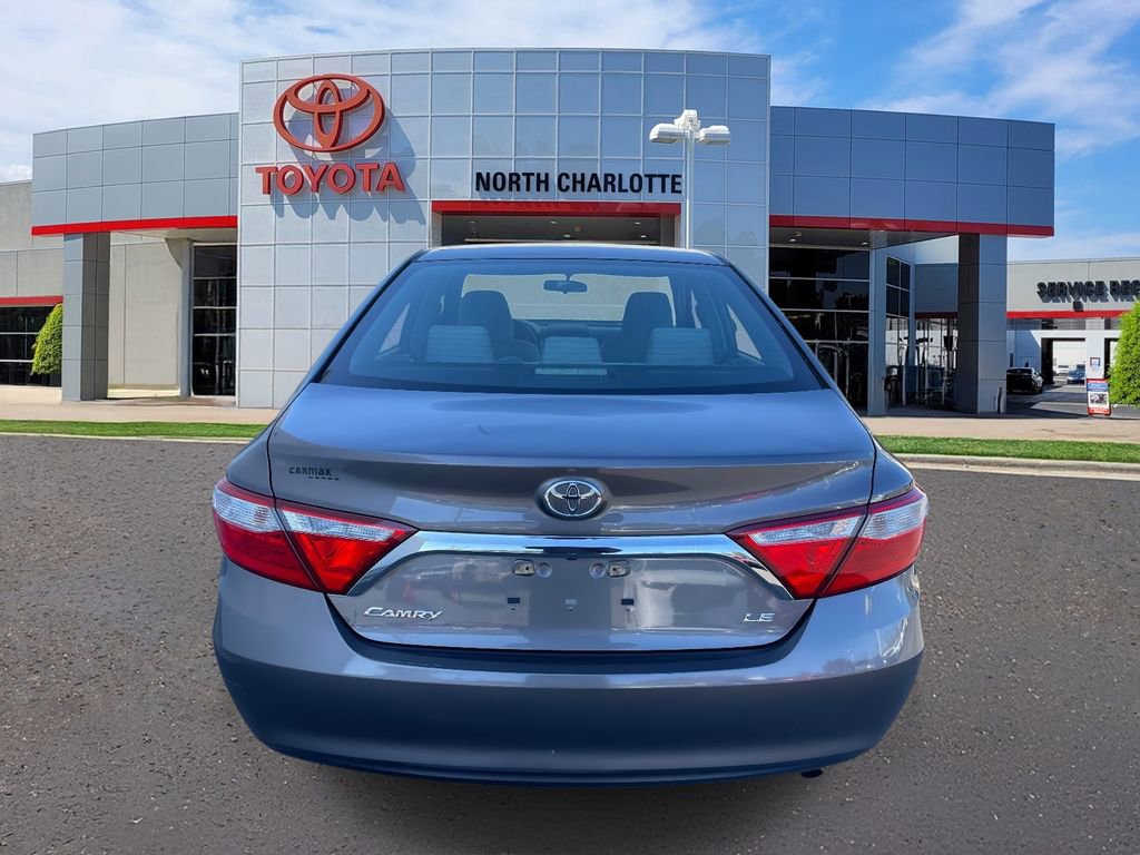 Used 2015 Toyota Camry LE image 9