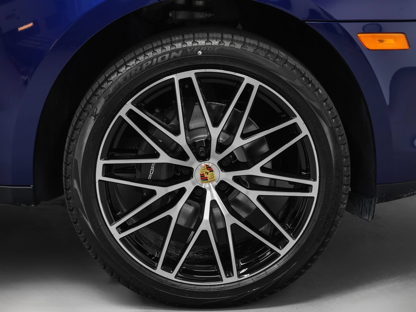 New 2026 Porsche Macan AWD/4WD image 16