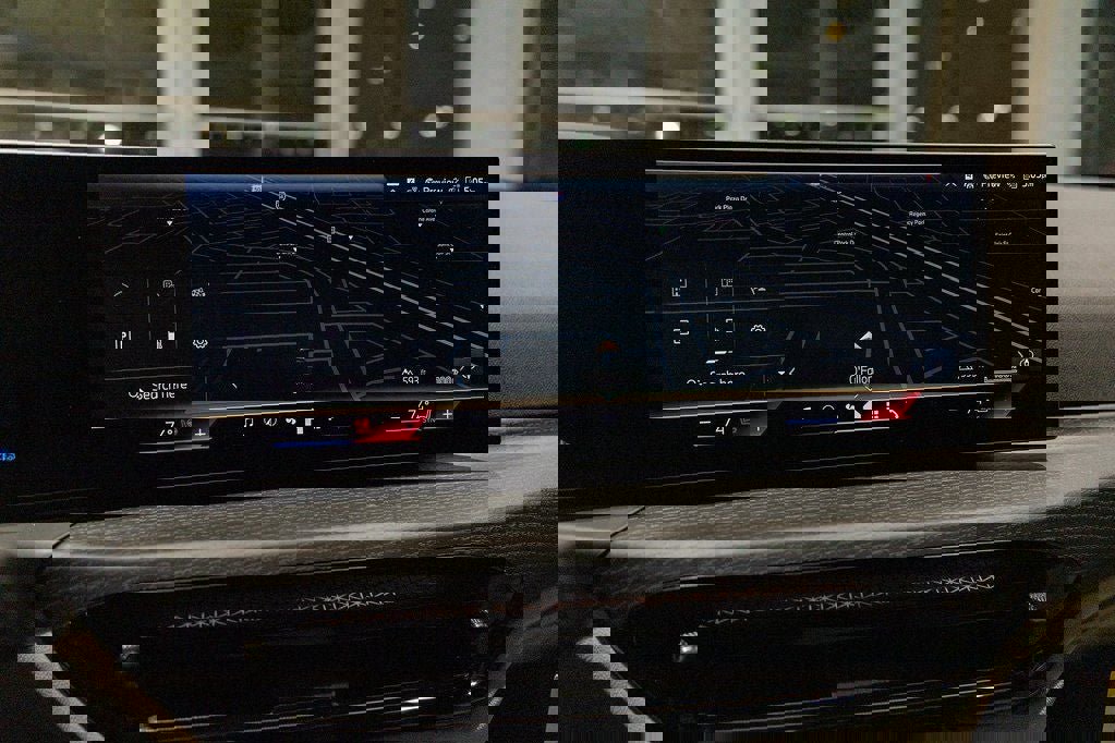 Used 2026 BMW 330i xDrive Sedan w/ Premium Package image 30