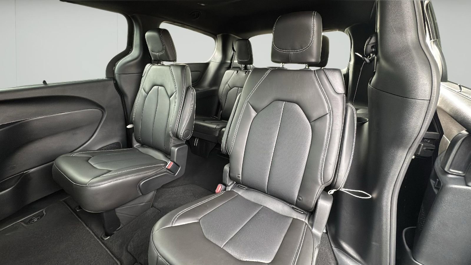 New 2025 Chrysler Pacifica Select image 25
