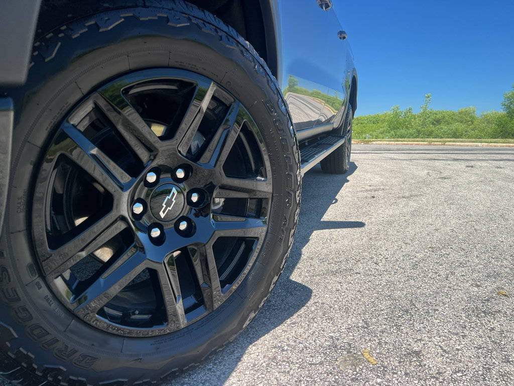 Used 2025 Chevrolet Silverado 1500 LT Trail Boss w/ LT Trail Boss Premium Package AWD/4WD image 9