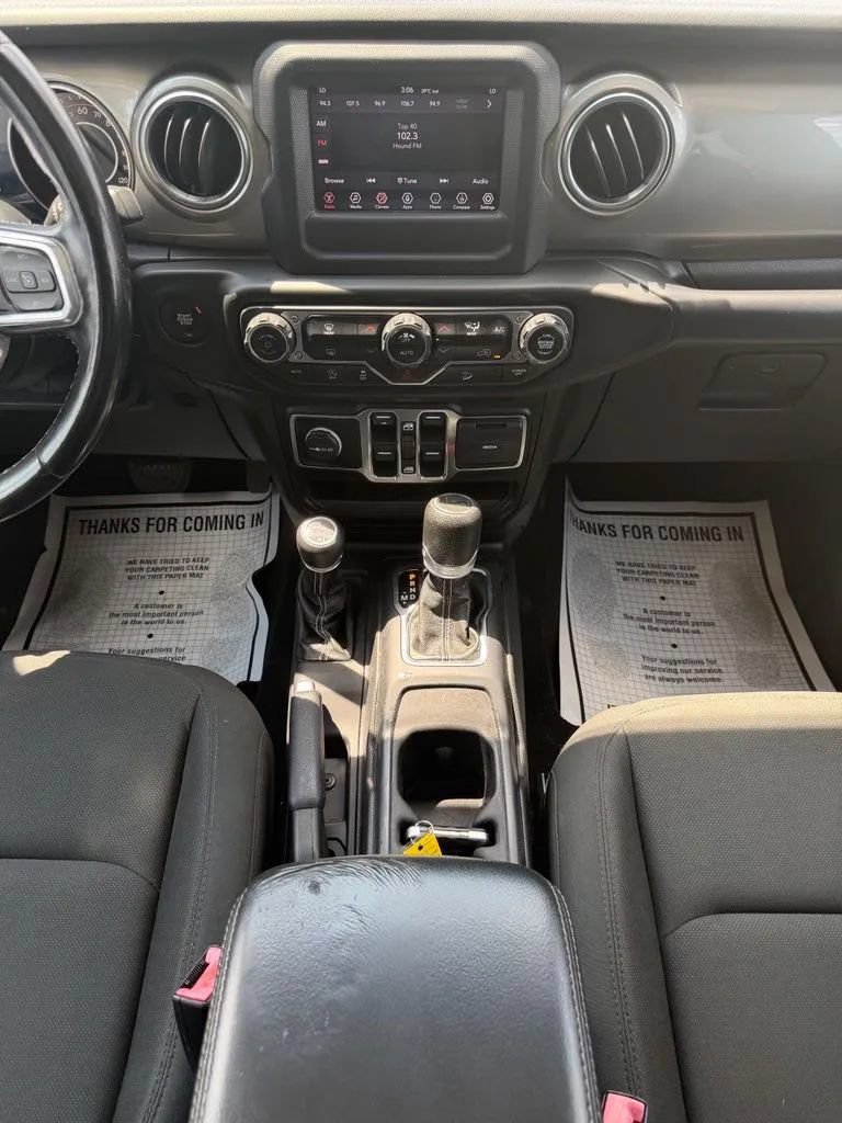 Used 2020 Jeep Wrangler Unlimited Sahara AWD/4WD image 18