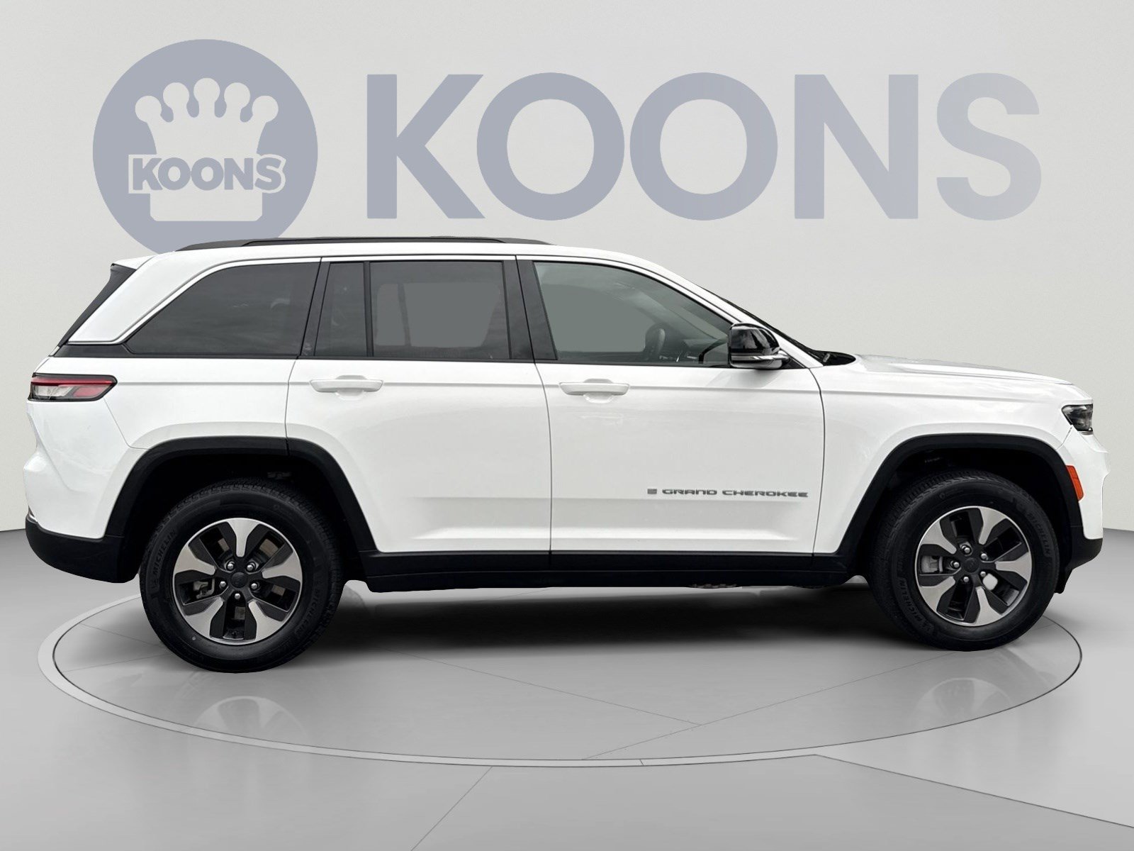 Used 2024 Jeep Grand Cherokee Limited 4xe AWD/4WD image 8