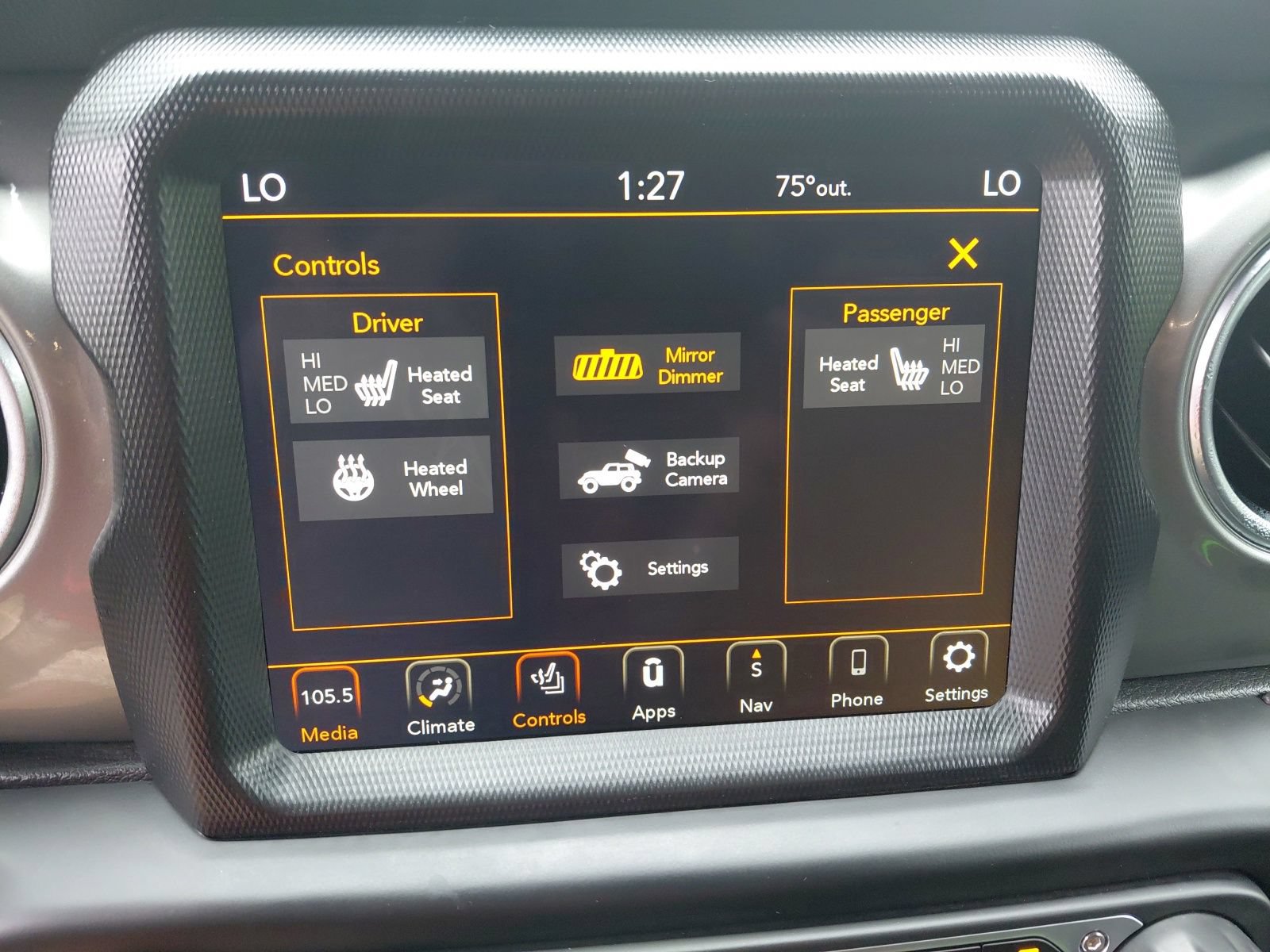 Used 2022 Jeep Wrangler Unlimited Sahara w/ LED Lighting Group AWD/4WD image 8