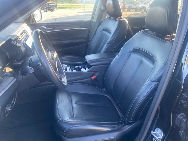 Used 2022 Jeep Grand Cherokee L Limited AWD/4WD image 6