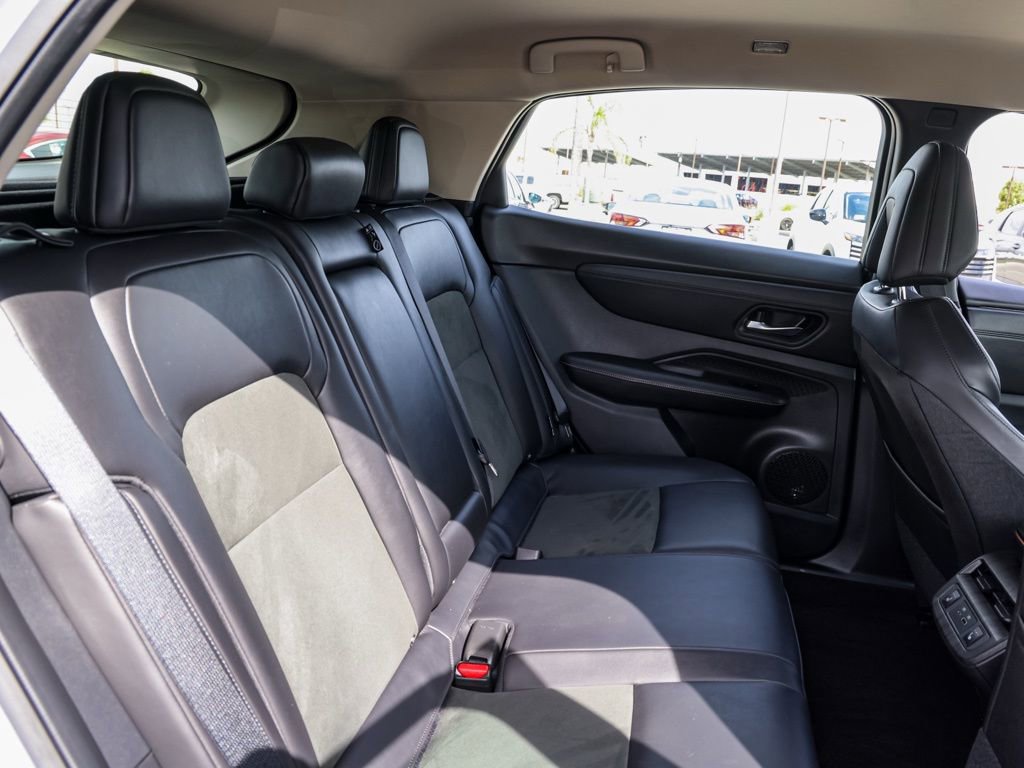 Used 2024 Nissan Ariya FWD image 18