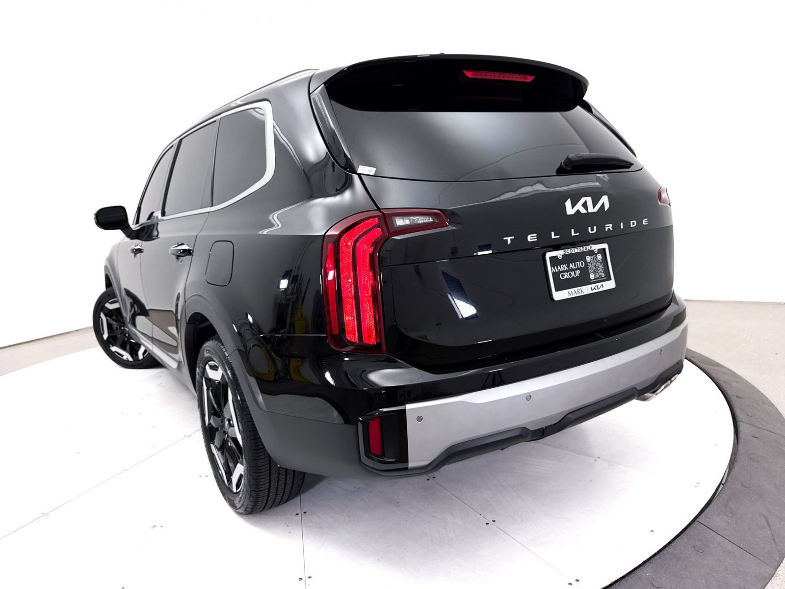 Certified 2024 Kia Telluride S w/ S Sunroof Package FWD image 8