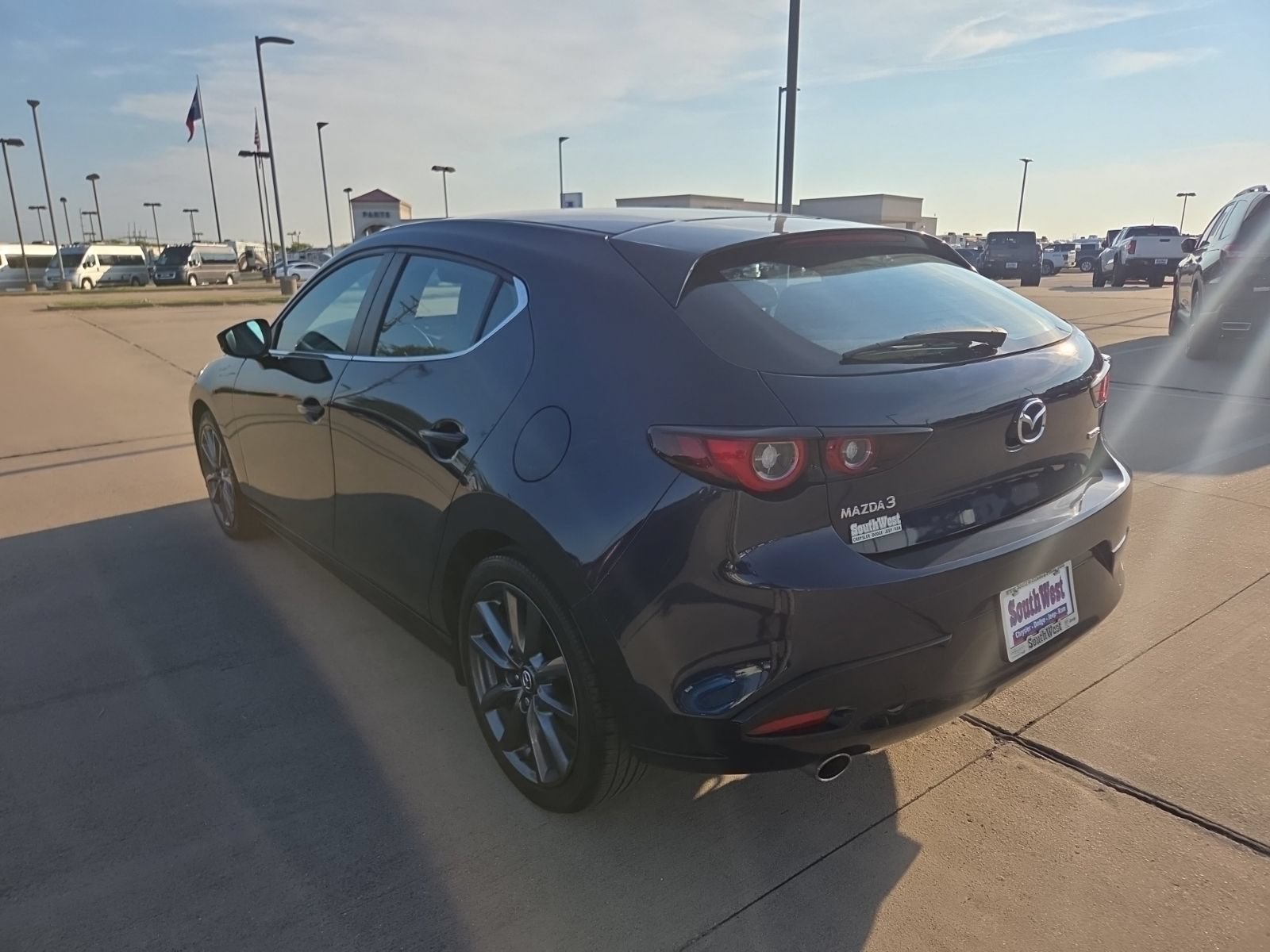 Used 2023 MAZDA MAZDA3 s FWD image 7