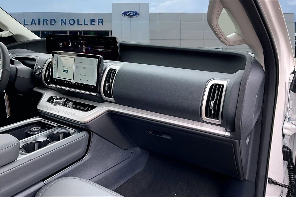 New 2026 Ford Expedition Max Active image 30