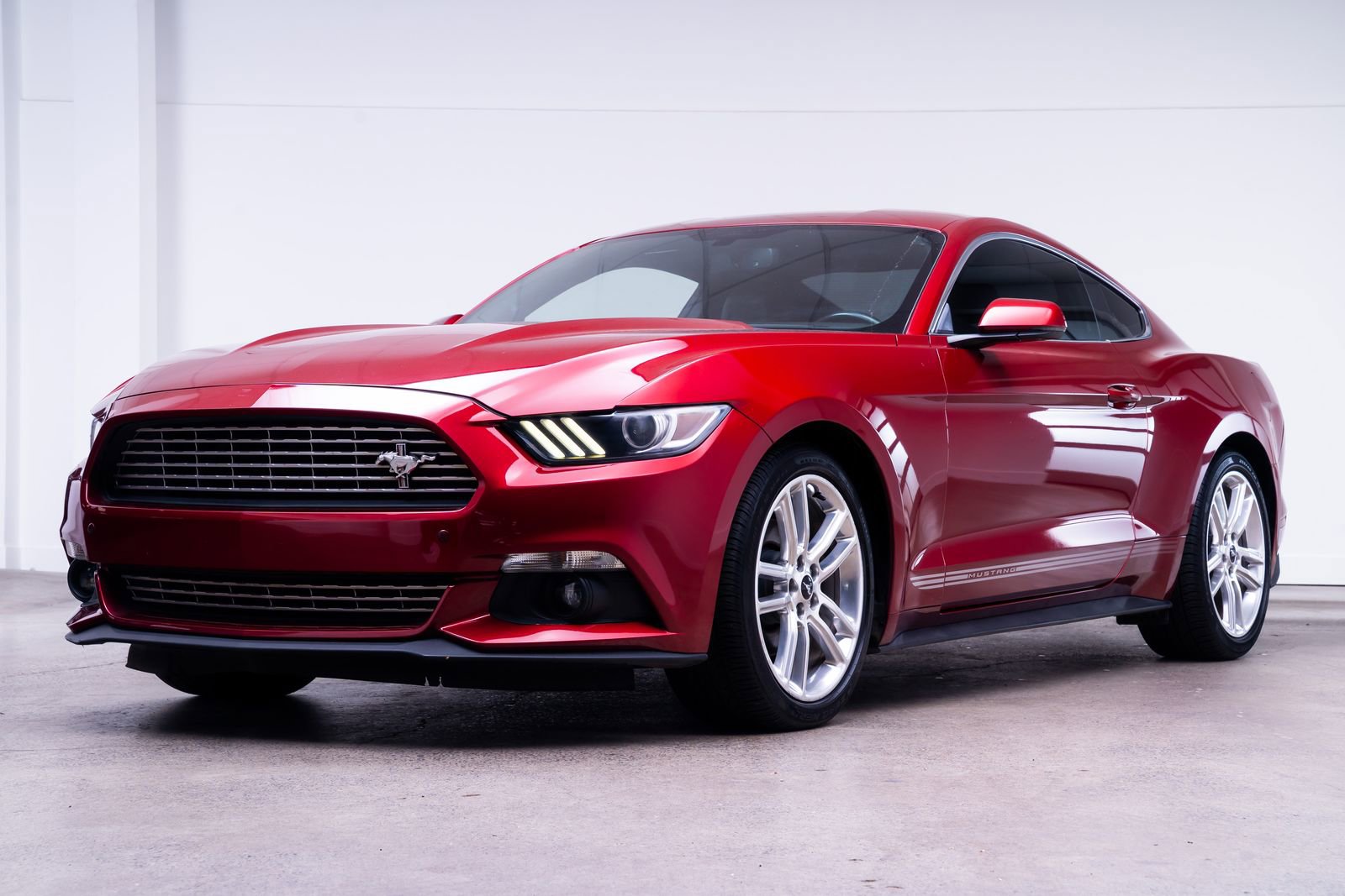 Used 2016 Ford Mustang Premium w/ Pony Package RWD image 3