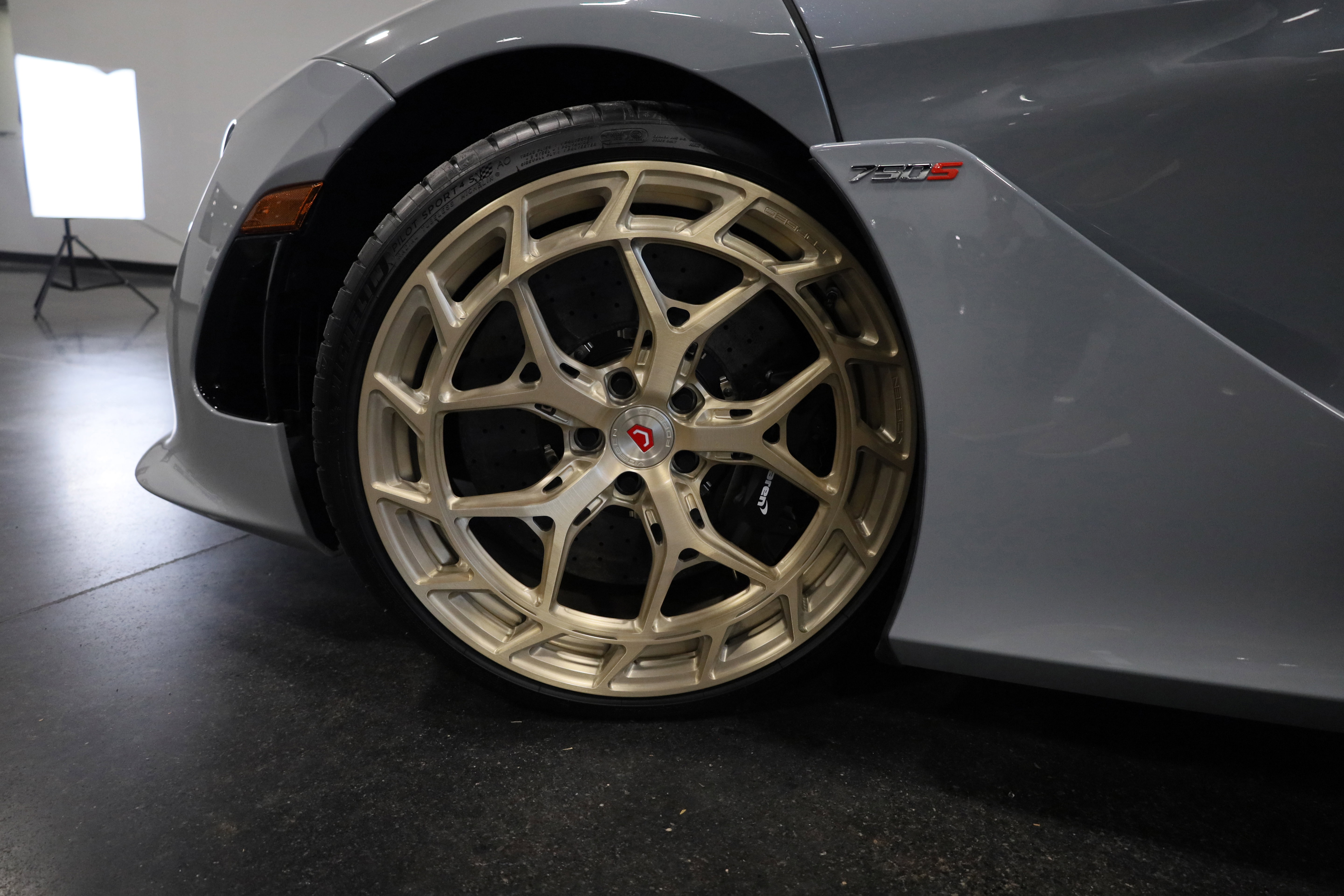 Used 2025 McLaren 750S image 12