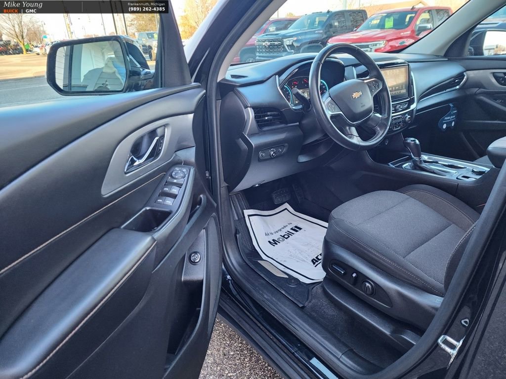 Used 2018 Chevrolet Traverse LT image 29