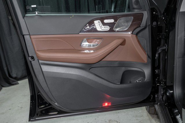 Certified 2026 Mercedes-Benz GLS 450 4MATIC image 9