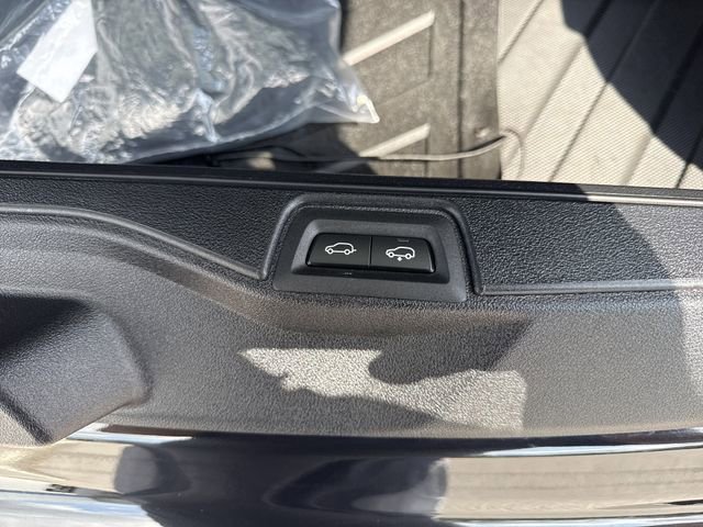 Used 2025 BMW X7 M60i AWD/4WD image 47