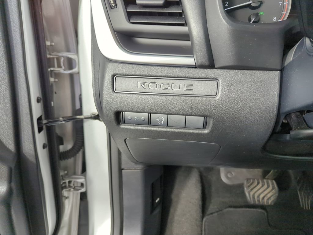 Used 2024 Nissan Rogue S image 20