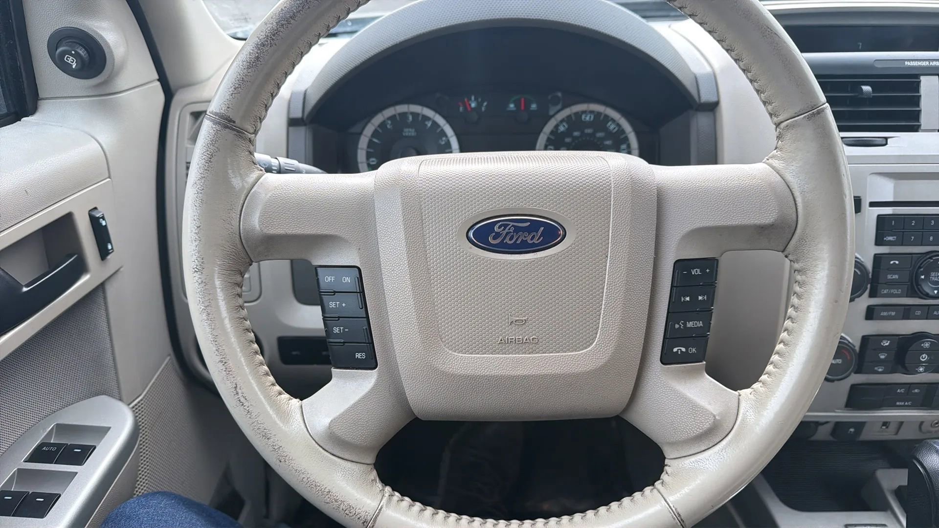 Used 2010 Ford Escape Limited AWD/4WD image 19