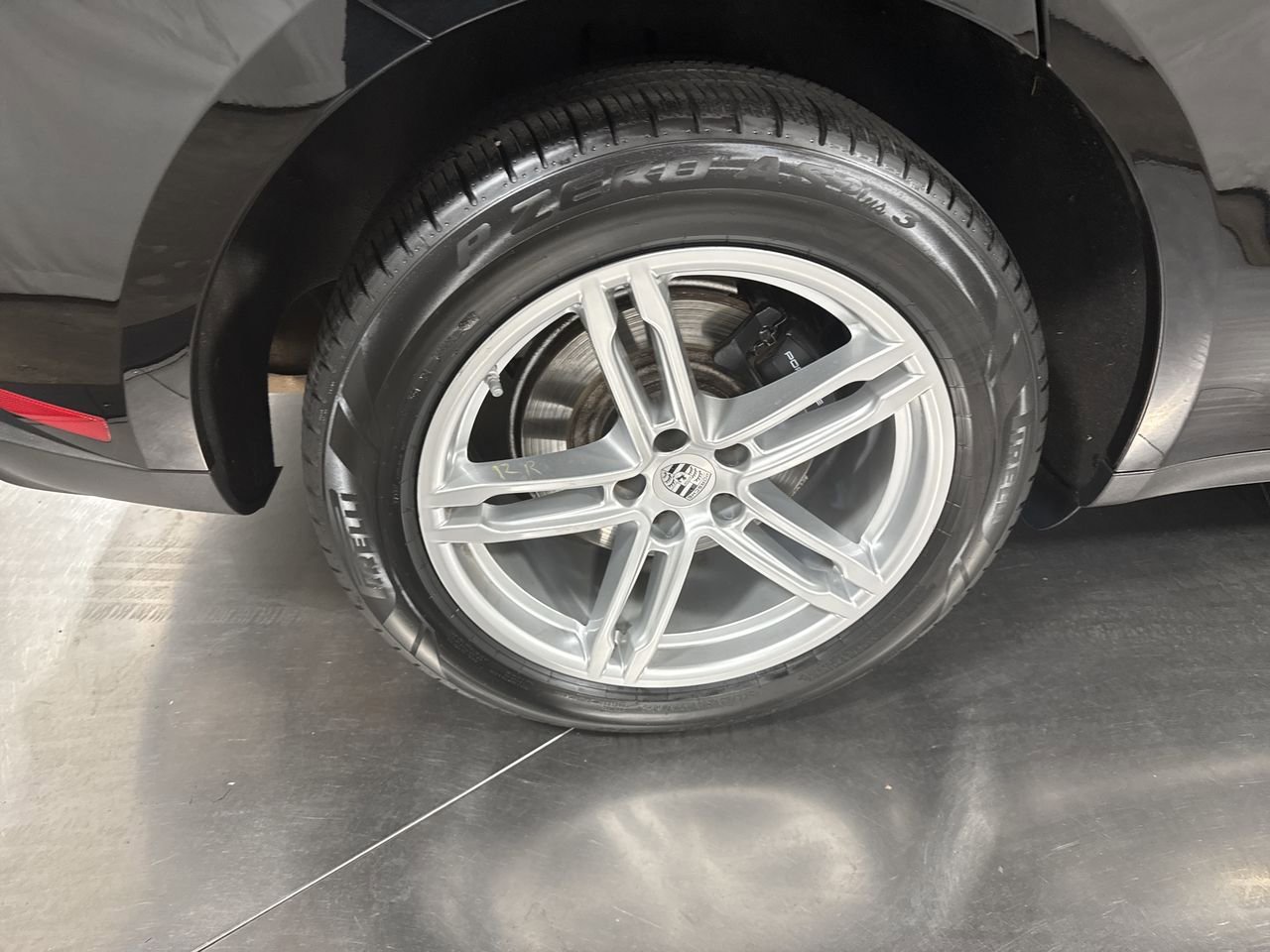 Used 2024 Porsche Macan image 13